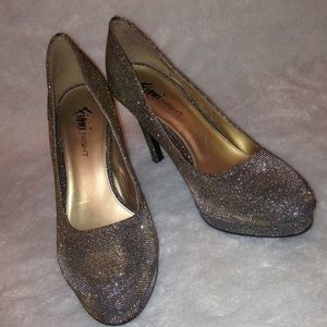 Sparkley Sliver and Gold Color Shifting Heels!✨